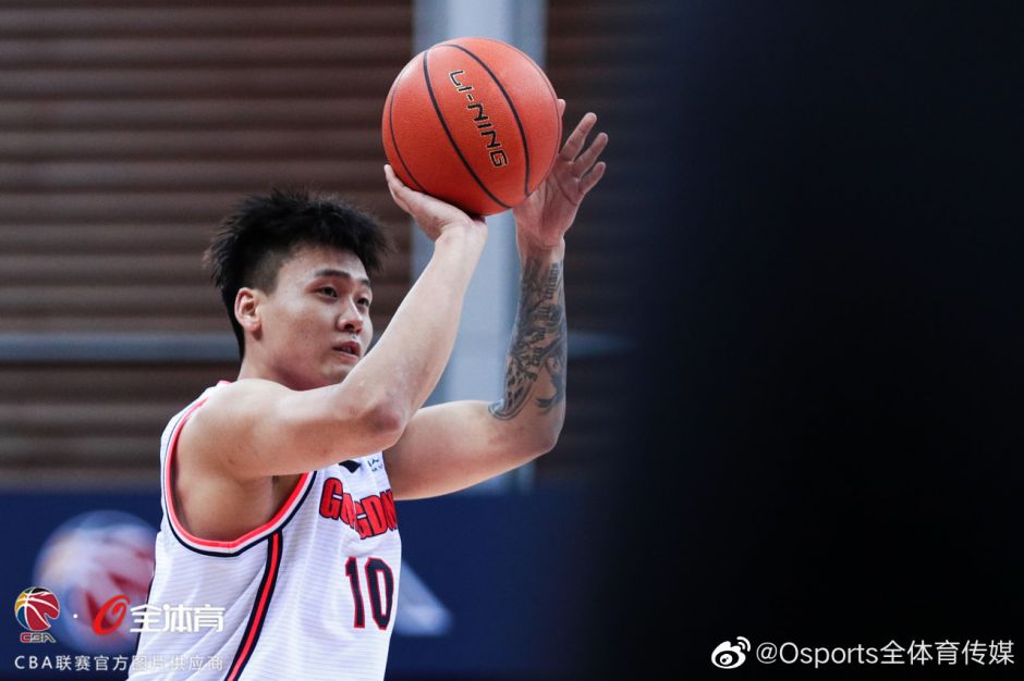 赵睿激活广东11人得分5人上双 扮全华班大脑