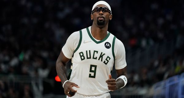 鲍比波蒂斯有望与雄鹿队重新签约