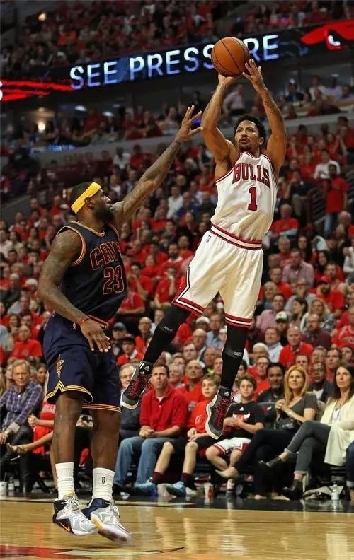 在个人进攻方面,罗斯的突破已经没有当年那么犀利,他的投篮稳定性却在