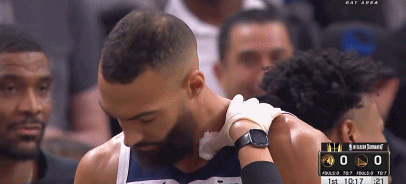 能让文班亚马暴怒的球员并不多，但是追梦格林得是其中之一 #篮_追梦格林 自负 自傲