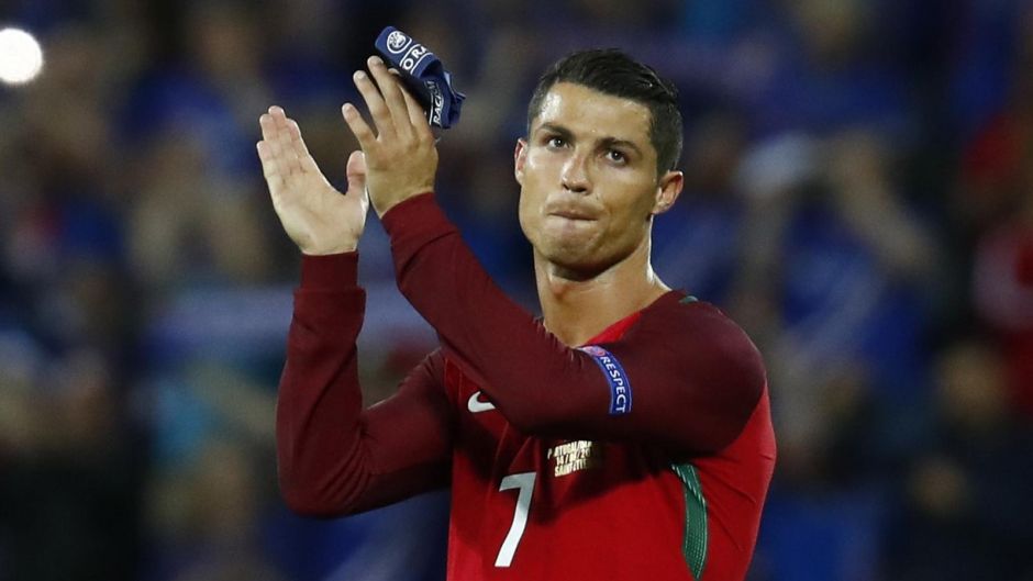 Euro 2016: Bitter Cristiano Ronaldo slams 'small' Iceland after ...