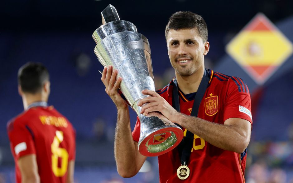 Spain clinch dramatic Nations League title - Football España