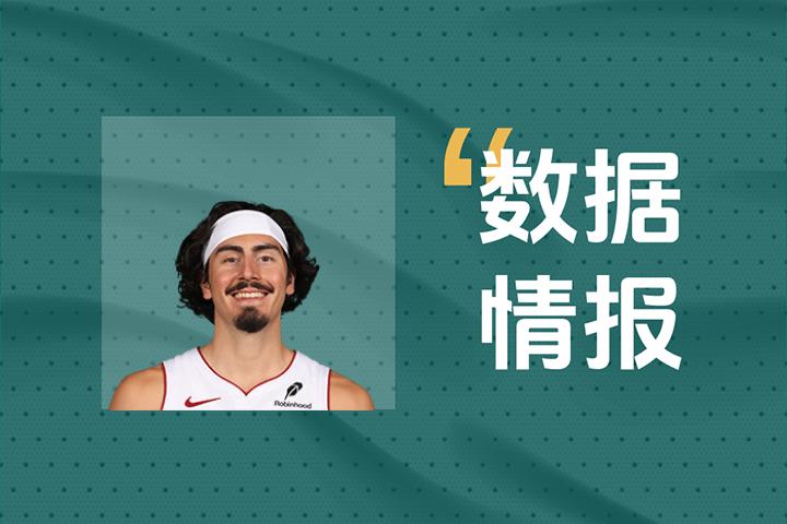 稳定输出！哈克斯半场砍下9分仍处于落后