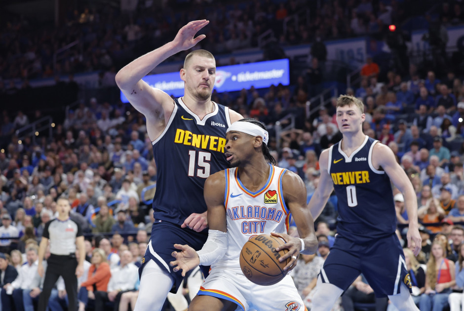 NBA季后赛掘金vs雷霆半场战报 雷霆半场大比分领先掘金，首节狂轰45分创纪录！