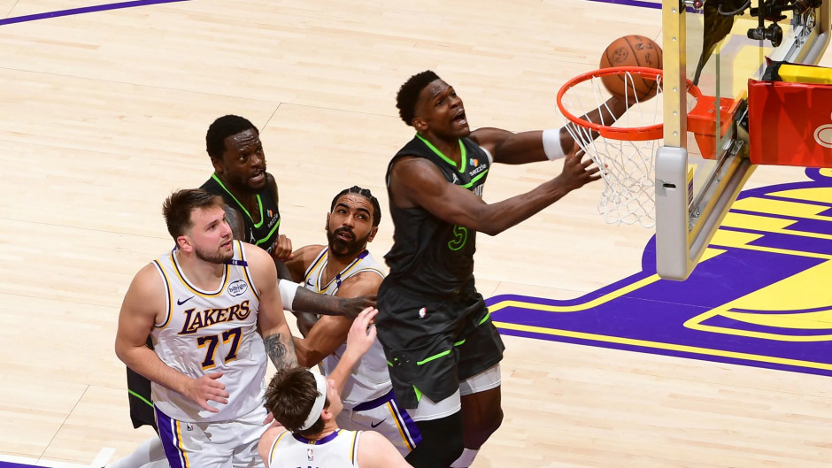 NBA季后赛勇士vs森林狼 爱德华兹轻伤不下火线！下半场回归！