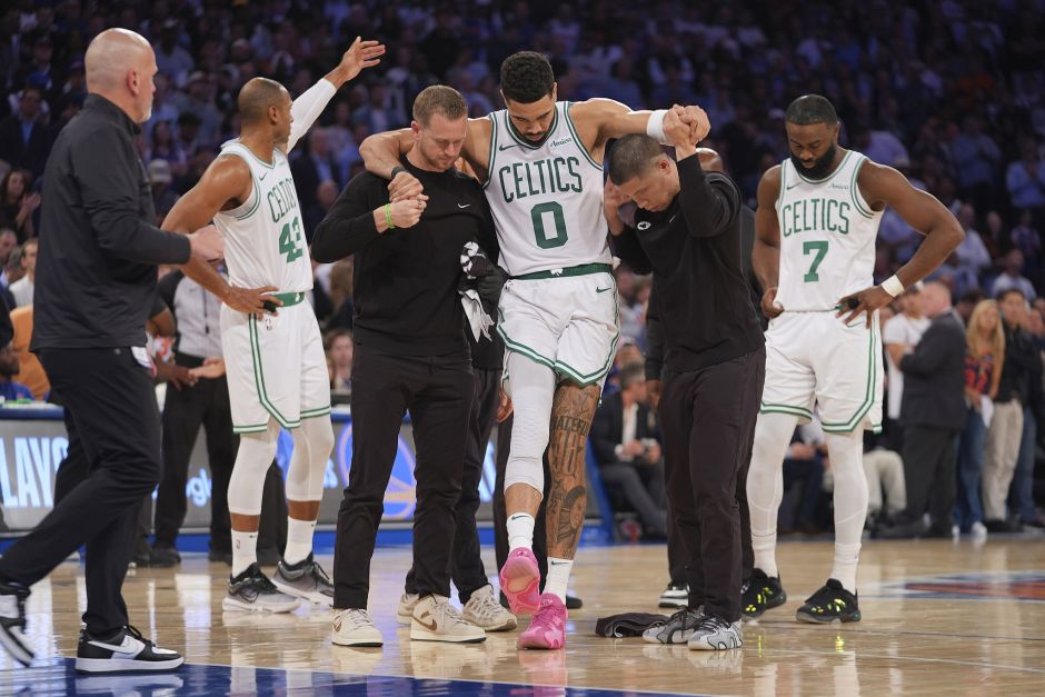 NBA季后赛战报：绿军负尼克斯总分1-3 塔图姆42分伤退布伦森39+12