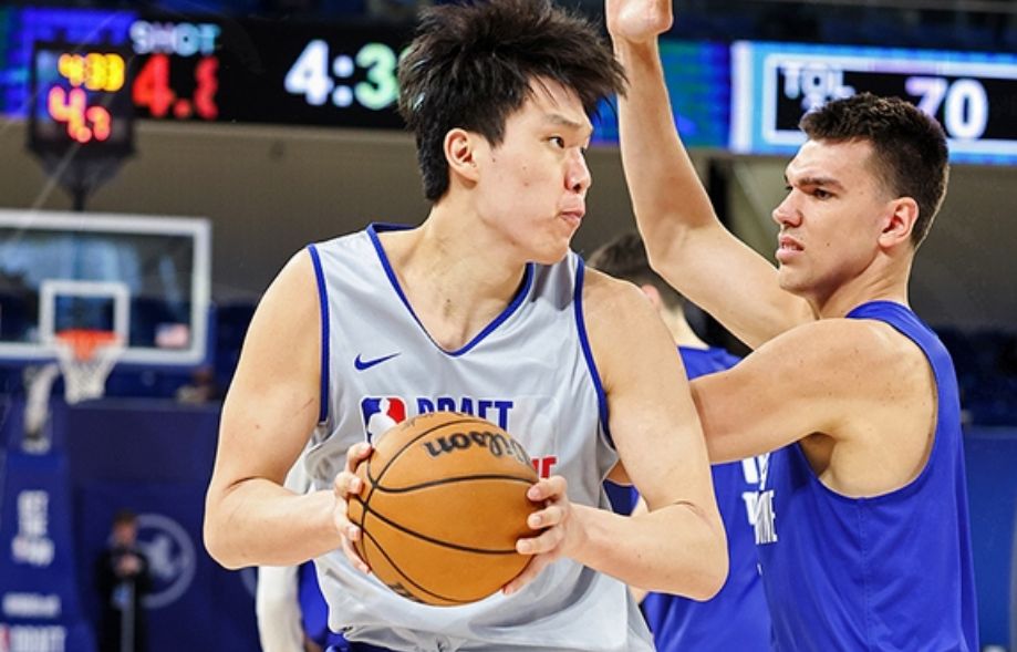 杨瀚森12分引热议！选秀专家称赞超过NCAA中锋 低位脚步获认可