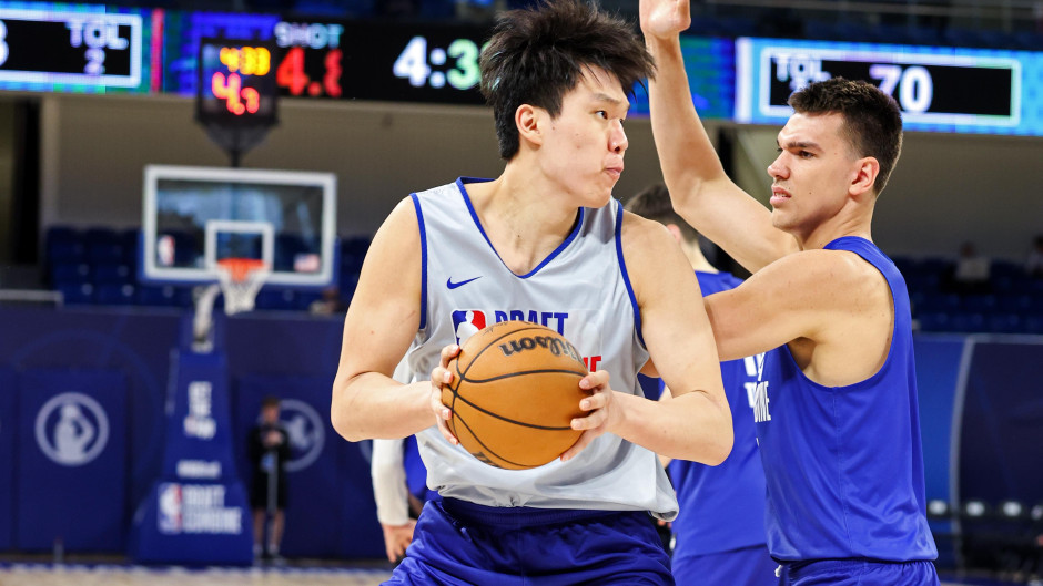 NBA选秀最新模拟名单！杨瀚森选秀预测顺位再提升两名！模拟被国王选中