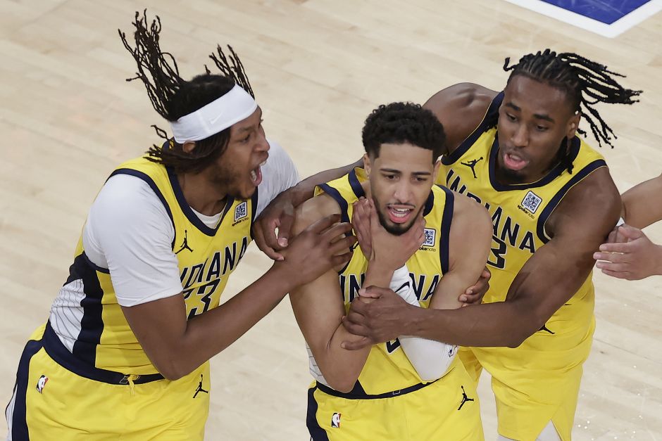 NBA东决G1裁判报告：两次关键漏判都是步行者吃亏 仍加时险胜尼克斯