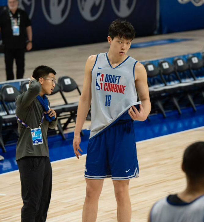 5大美媒模拟选秀杨瀚森排位更新：最低49最高22 篮网湖人均有意