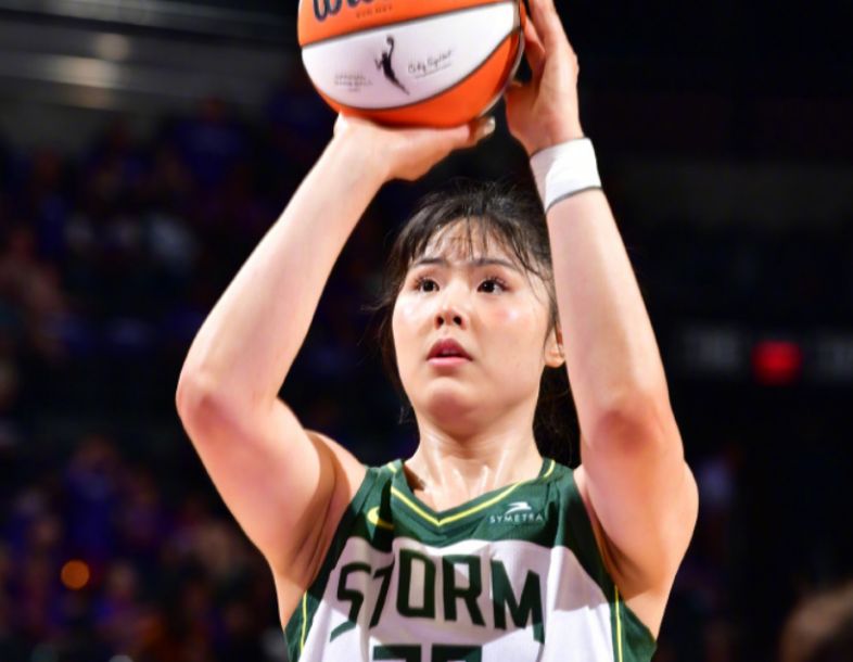 ESPN揭秘李月汝申请交易内幕：渴望更多时间 中国篮协全力支持