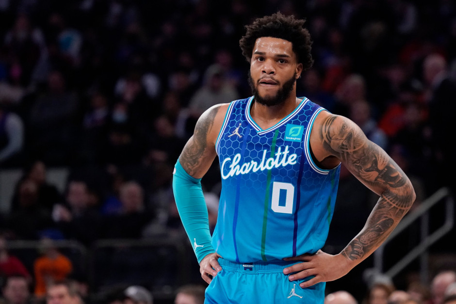 若黄蜂在NBA选秀大会用四号签摘下贝利，布里奇斯将有很大可能成为潜在交易人选