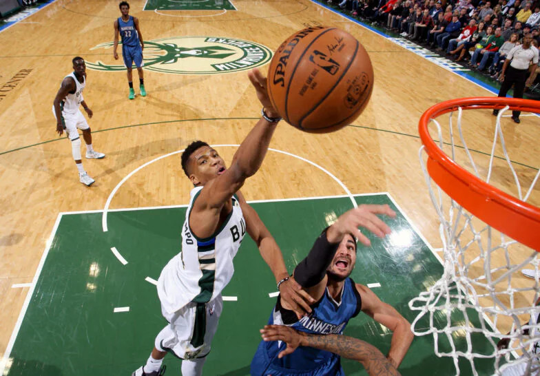 名记爆料:字母哥是否留在雄鹿不与NBA选秀绑定，他做出决定可能要到7月甚至8月