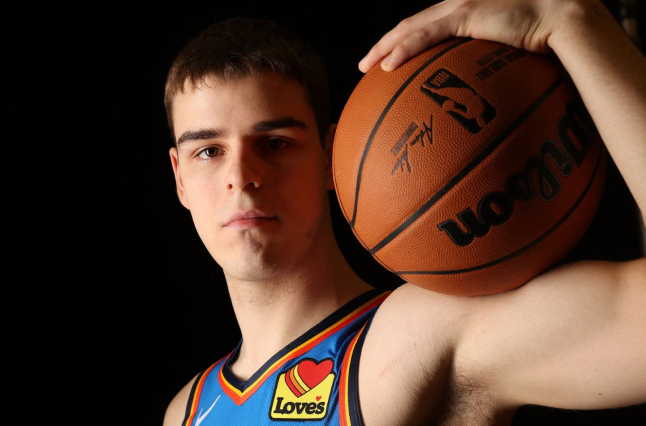 NBA总决赛雷霆总冠军 雷霆一位小将还没完成新秀首秀就拿到总冠军戒指