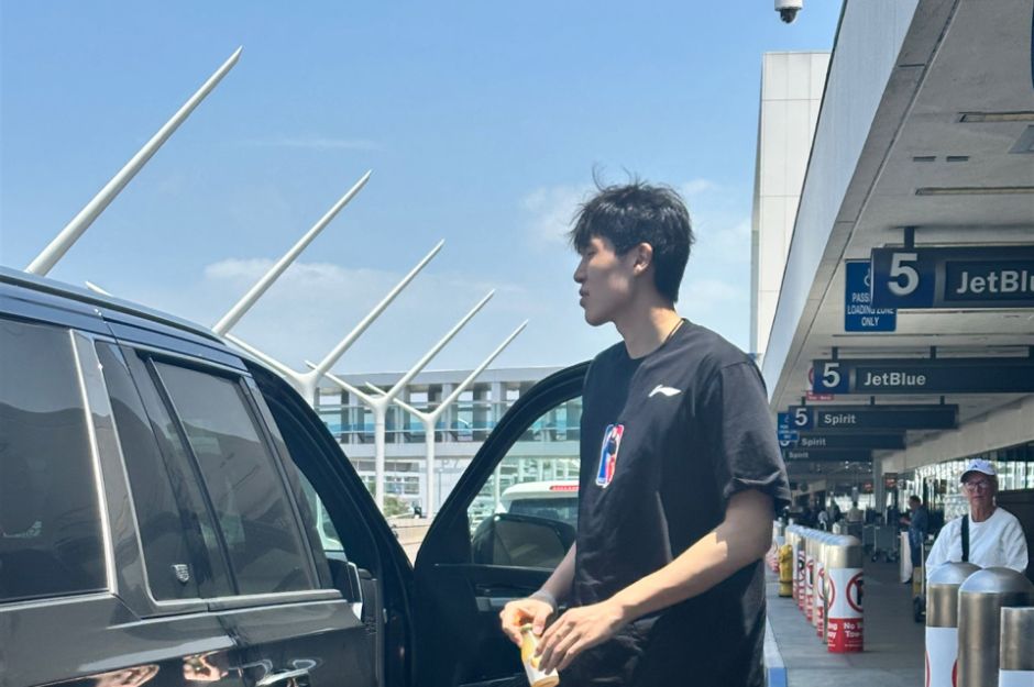 飞赴纽约参加选秀！杨瀚森跨越27600公里试训14队：丈量梦想距离