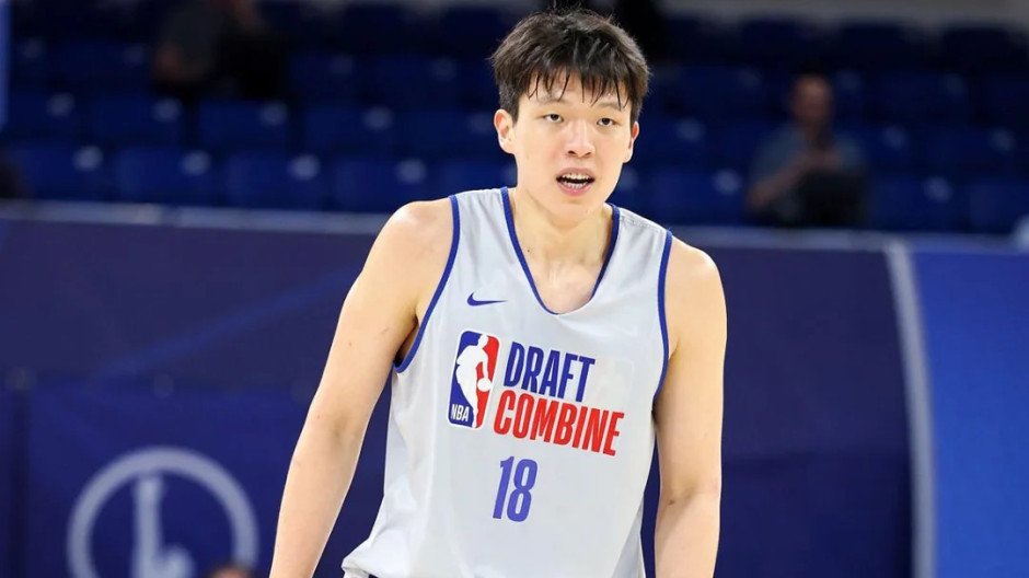 NBA选秀热门新秀 杨瀚森14支球队完成试训已经宣布出发去往纽约参加选秀