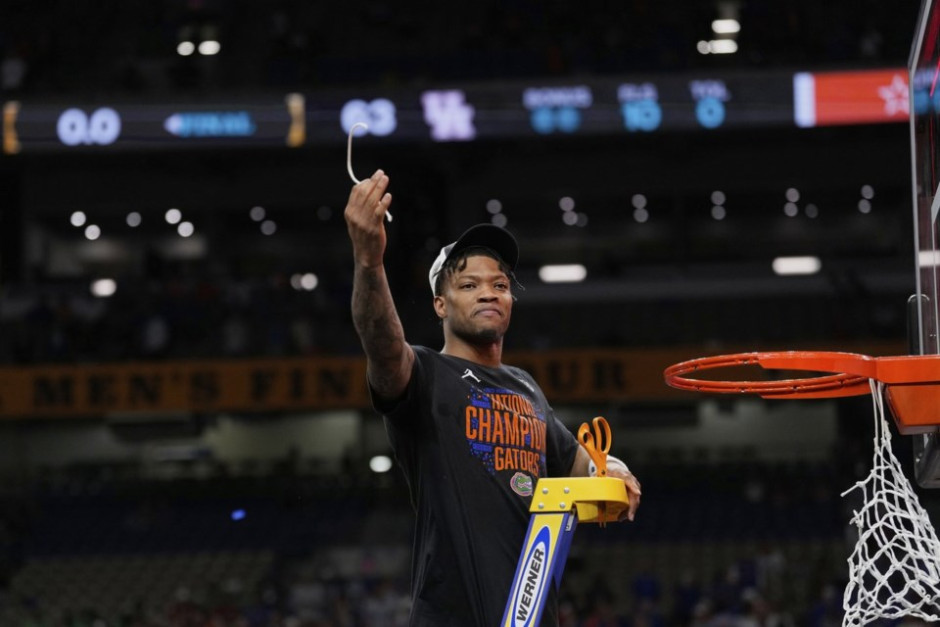 2025年NBA选秀阿莱贾-马丁 猛龙队在次轮39顺位选中强壮裸足185的控卫
