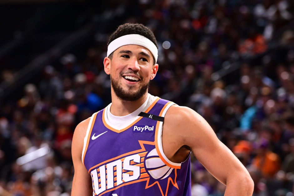 NBA交易留言 ESPN名记Brian报道：布克将在十天内与太阳签下一份巨额合同