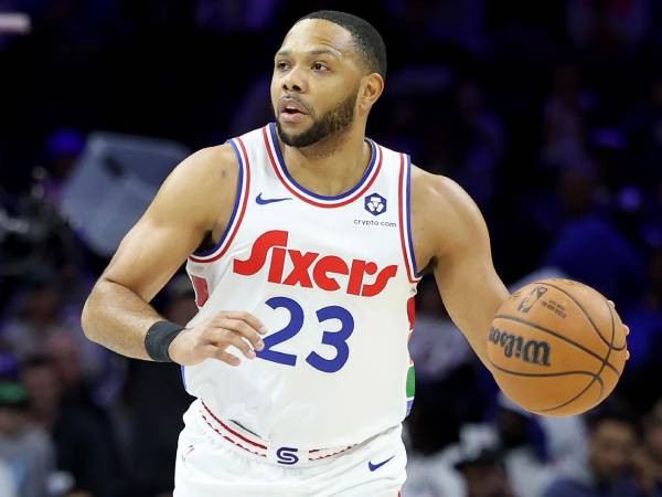 NBA最新签约！76人队官方宣布：埃里克戈登重返76人！