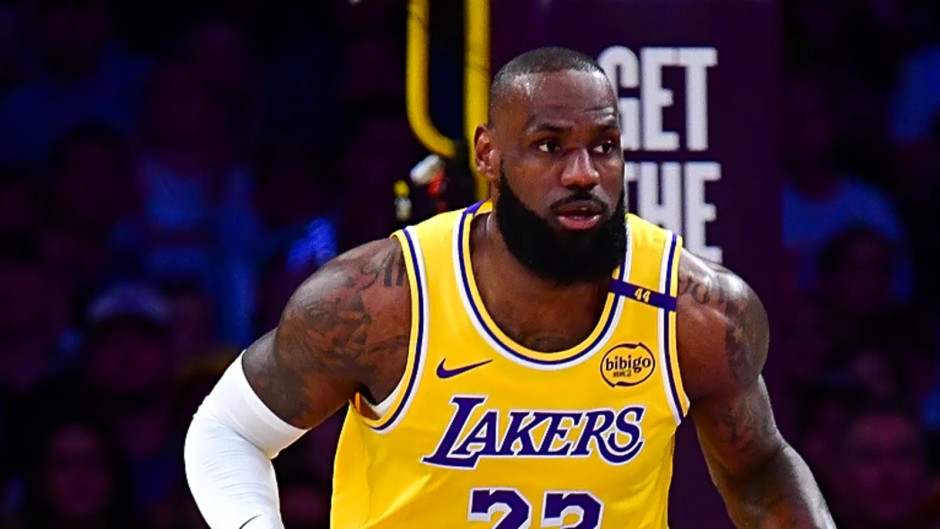 艾顿加盟湖人使得詹姆斯合作过的NBA状元秀数量达到9人，创造了NBA历史新纪录
