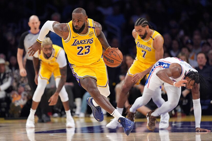 40岁186天的詹姆斯，在NBA中比5位主教练年龄还要大