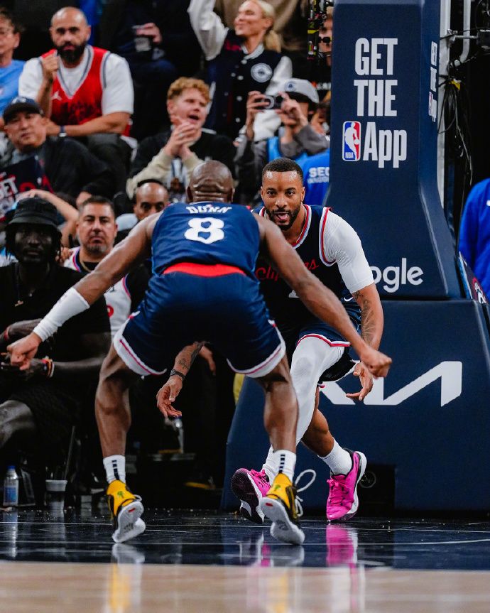 NBA三方交易！快船送鲍威尔去热火 获科林斯升级4号位 乐福李凯尔去爵士