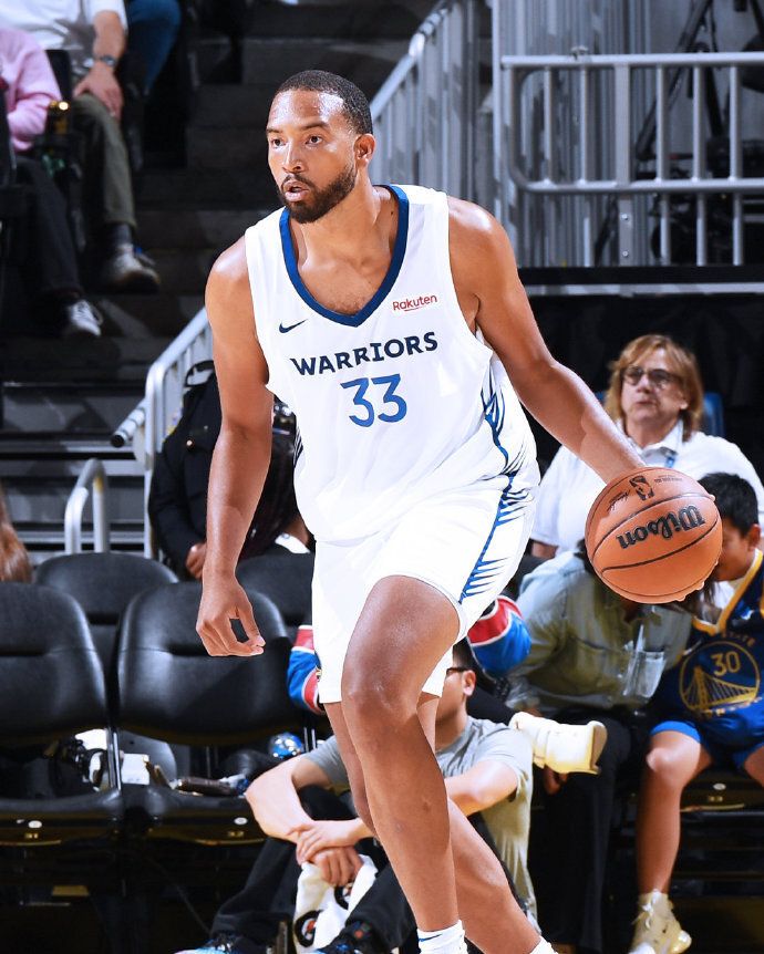 NBA夏联战报：勇士丢绝杀三分吞首败 理查德16分丢绝杀球 克赖尔19+5三分