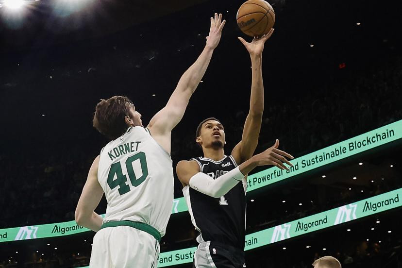 NBA最新交易 马刺官宣签下卢克-科内特 一位合格的文班亚马替补
