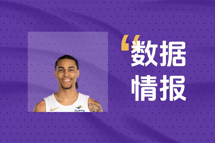 扛起进攻！骑士J-泰森半场7投2中轰下11分4板2助