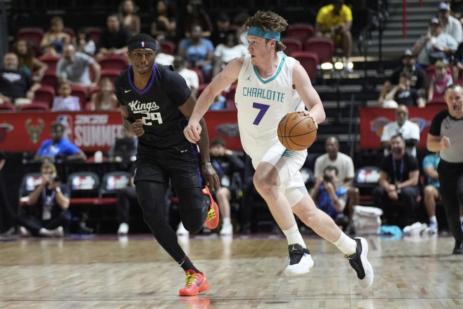 首夺夏联冠军！NBA战报：黄蜂拒绝国王18分逆转 4号秀21分率队6胜0负
