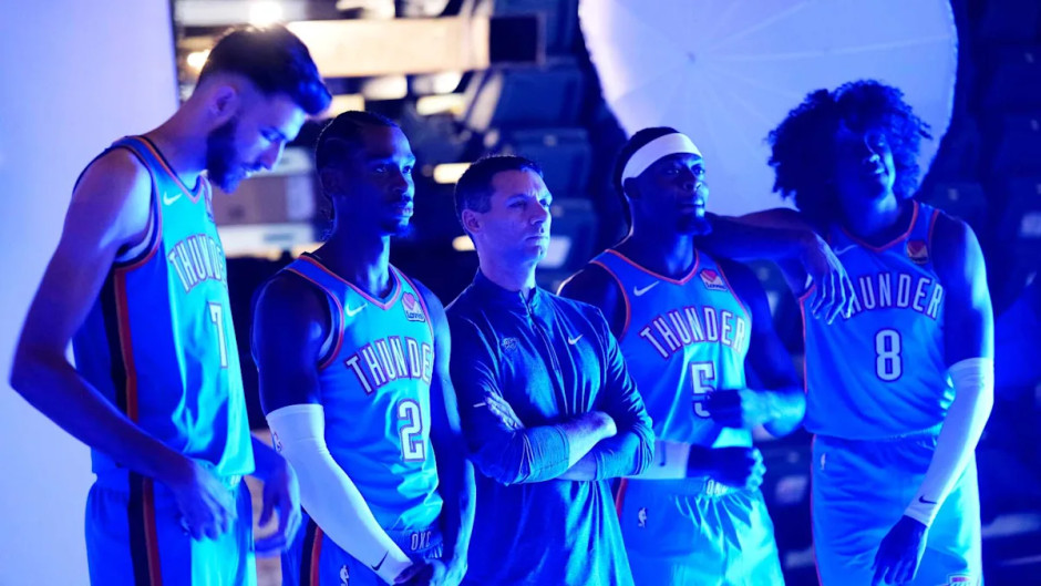 NBA最新西部实力榜：雷霆卫冕领跑，火箭飙升搅局，勇士坠落引深思