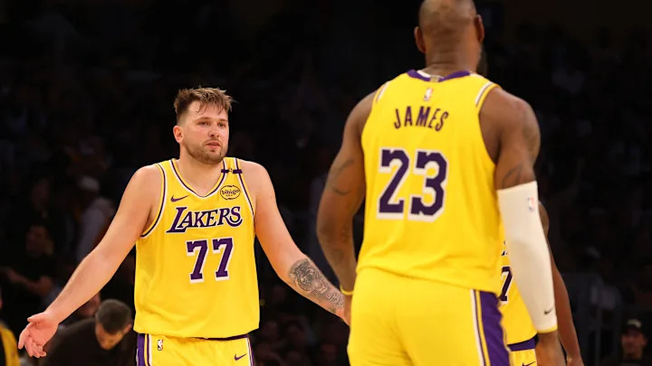 ESPN：湖人应更频繁地运用詹姆斯与东契奇的挡拆配合 这对组合仍有很大提升空间