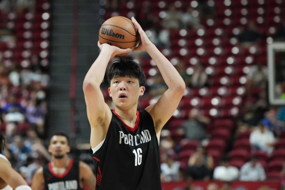 队记：杨瀚森还不了解NBA的强度 他运球超过两次就杯给包夹抢断