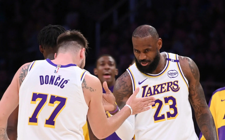 NBA高管：詹姆斯有意模仿科比举办退役巡演，骑士是实现这一目标的最佳选择