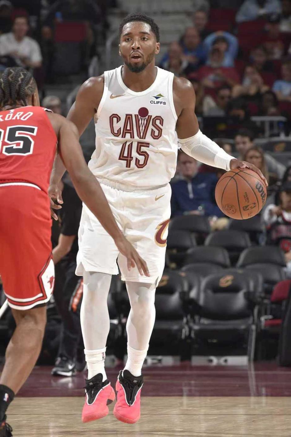 NBA季前赛战报：骑士惜败公牛布莱恩特连丢两次绝杀 球哥首秀0分
