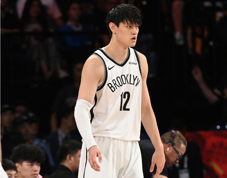NBA中国赛战报：曾凡博0分篮网加时惜败太阳 布克18分托马斯22分