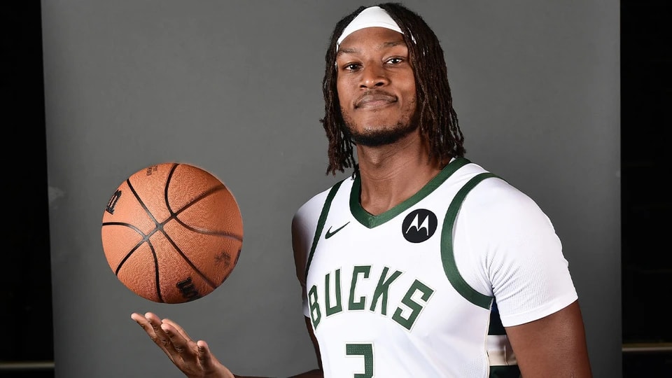 密尔沃基雄鹿队