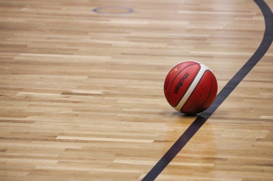 广州龙狮国内最稳定的射手！三场NBA季前赛刘颜诚三分线外合计10投6中