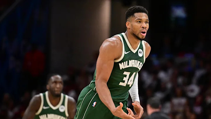 NBA历史第一人!字母哥新赛季赛季前4场比赛中砍下145分56板28助 NBA历史第一人!字母哥新赛季赛季前4场比赛中砍下145分56板28助