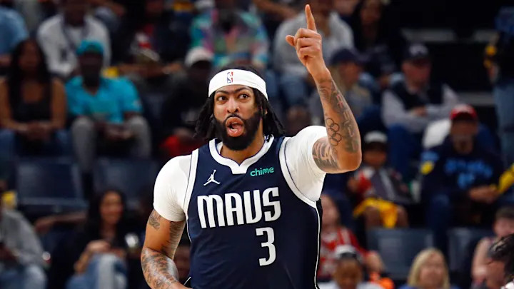 独行侠107-105险胜步行者 戴维斯首节伤退离场前得到4分4篮板 独行侠107-105险胜步行者 戴维斯首节伤退离场前得到4分4篮板