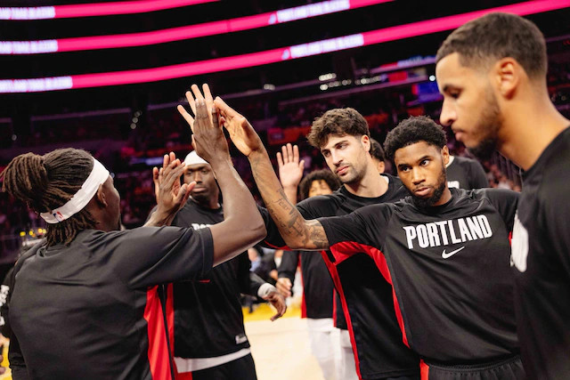 NBA常规赛开拓者vs爵士 开拓者首发名单出炉!杨瀚森替补待命 NBA常规赛开拓者vs爵士 开拓者首发名单出炉!杨瀚森替补待命