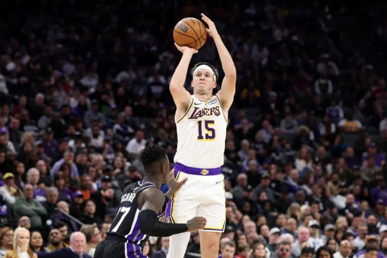 里夫斯谈压哨绝杀森林狼:这球投进的感觉太棒了,弥补了上赛季季后赛的遗憾 里夫斯谈压哨绝杀森林狼:这球投进的感觉太棒了,弥补了上赛季季后赛的遗憾