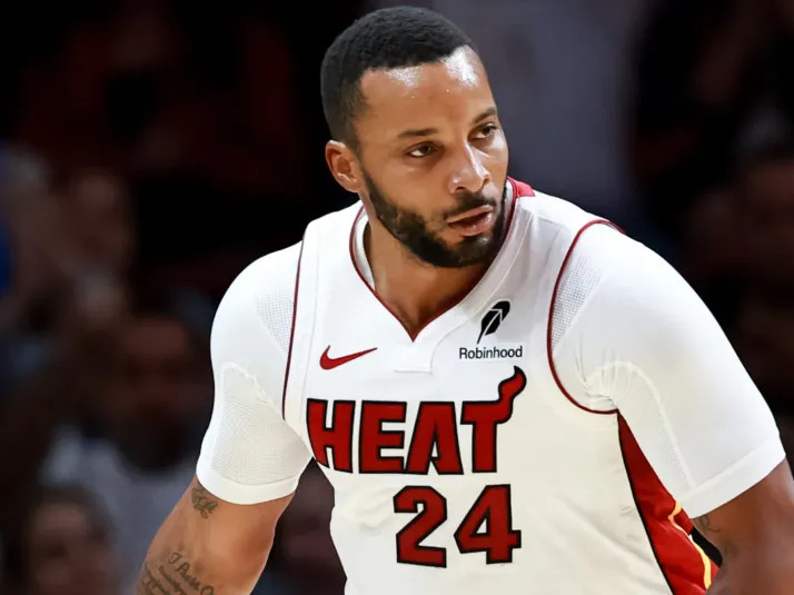 NBA常规赛热火vs黄蜂 热火伤病报告出炉！鲍威尔小概率出战 约维奇出战成疑