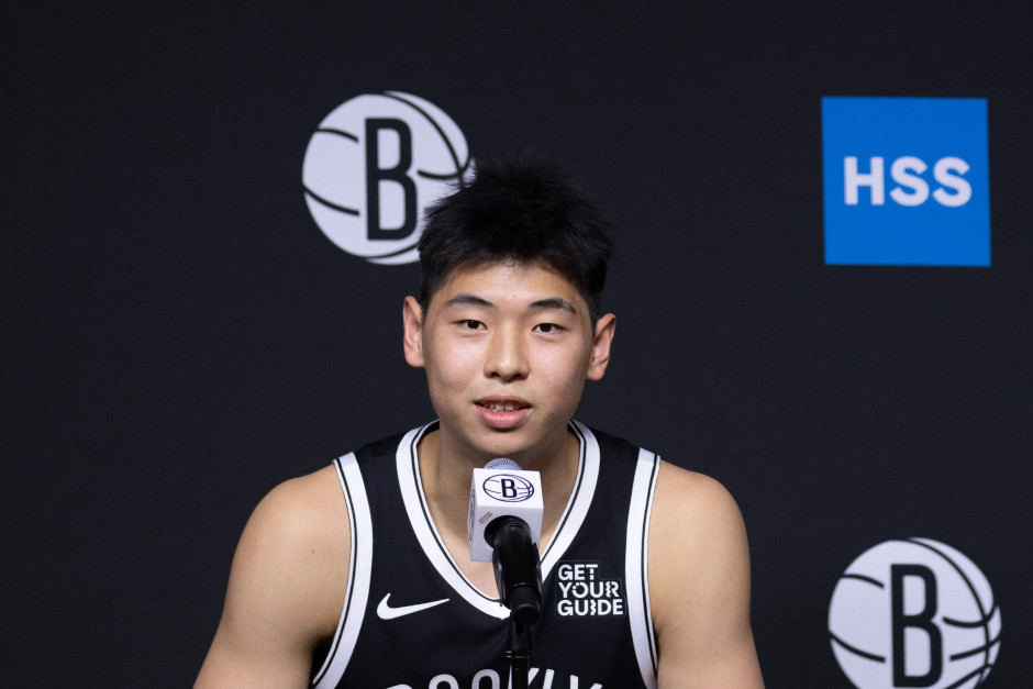 崔永熙：我觉得新赛季会开启一段比较疯狂的征程，这个赛季也很值得大家期待