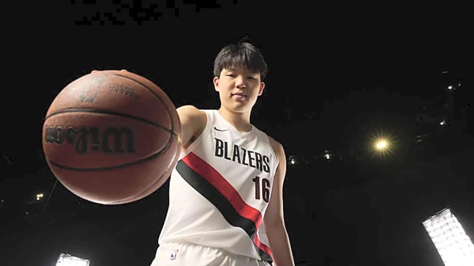 爵士球员李凯尔:我看了杨瀚森很多场比赛,他的技术非常好会让我想起约基奇 爵士球员李凯尔:我看了杨瀚森很多场比赛,他的技术非常好会让我想起约基奇