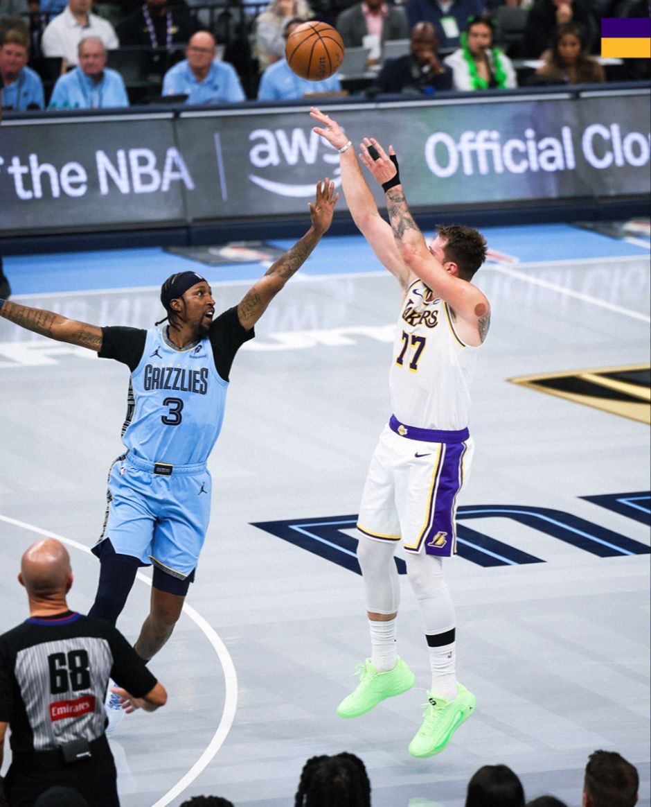 NBA杯战报:东契奇44+12湖人逆转灰熊 莫兰特14中3里夫斯21+4 NBA杯战报:东契奇44+12湖人逆转灰熊 莫兰特14中3里夫斯21+4