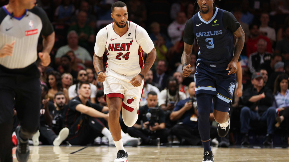 NBA常规赛热火vs湖人 热火伤病报告更新!鲍威尔右腹股沟酸痛出战成疑 NBA常规赛热火vs湖人 热火伤病报告更新!鲍威尔右腹股沟酸痛出战成疑