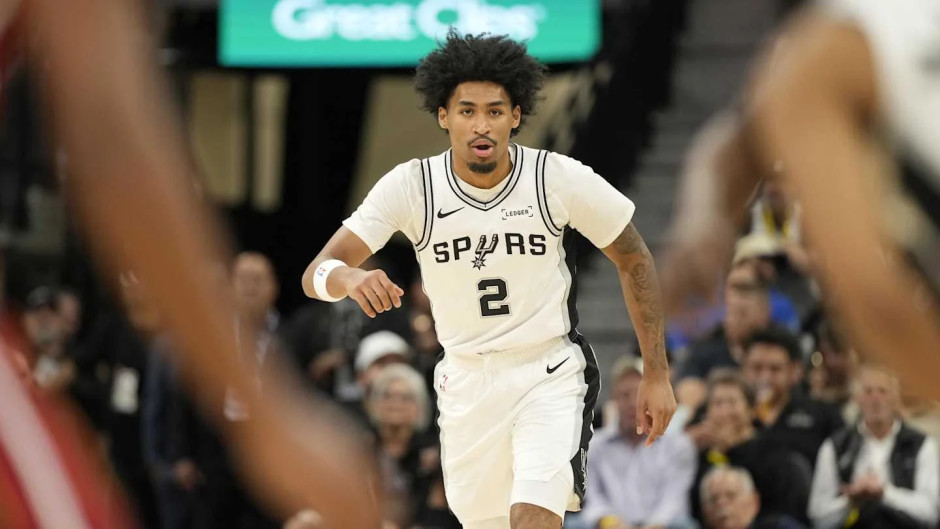 NBA常规赛马刺vs太阳 马刺官宣榜眼秀哈珀左小腿受伤本场比赛不会回归