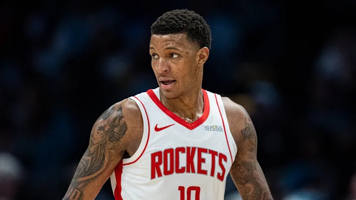 火箭主帅:小史密斯脚踝扭伤并不严重,不会导致他缺席球队后续的比赛 火箭主帅:小史密斯脚踝扭伤并不严重,不会导致他缺席球队后续的比赛