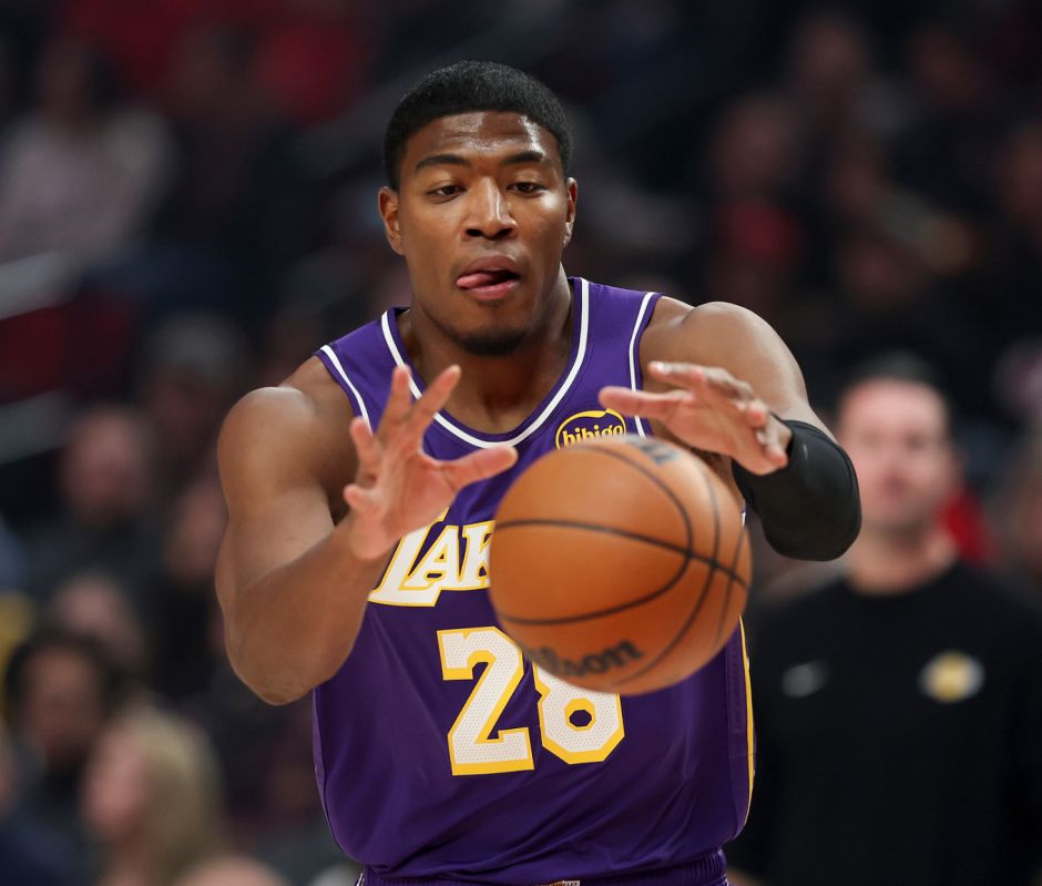 杨瀚森再遭DNP！残阵湖人三人20+逆转开拓者迎四连胜 艾顿29+10